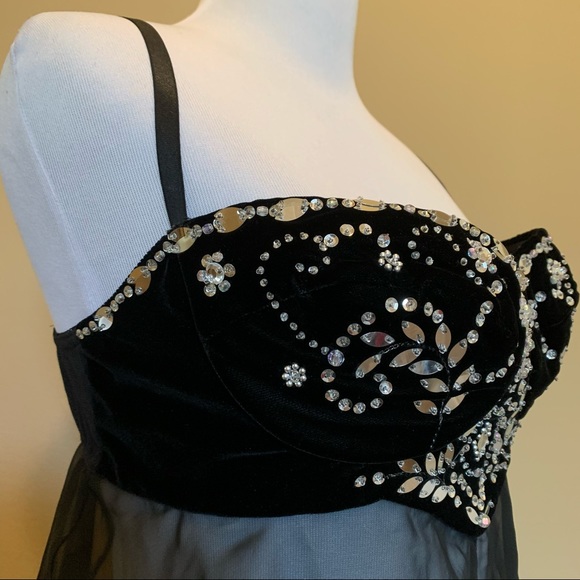 VS Sexy Little Things Showgirl Costume Lingerie - Picture 5 of 10